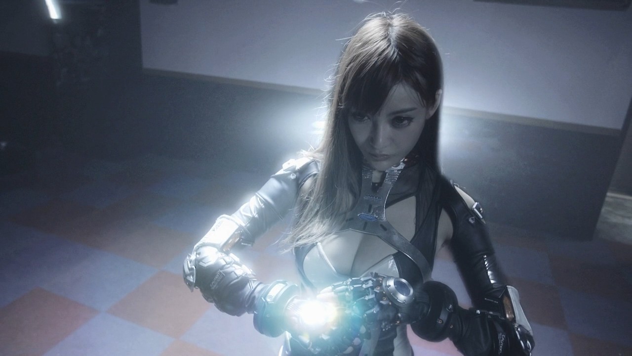 железная девушка. сара брукс железная девушка. кирара асука железная девушка. японские девушки в кино. кирара асука железная девушка.